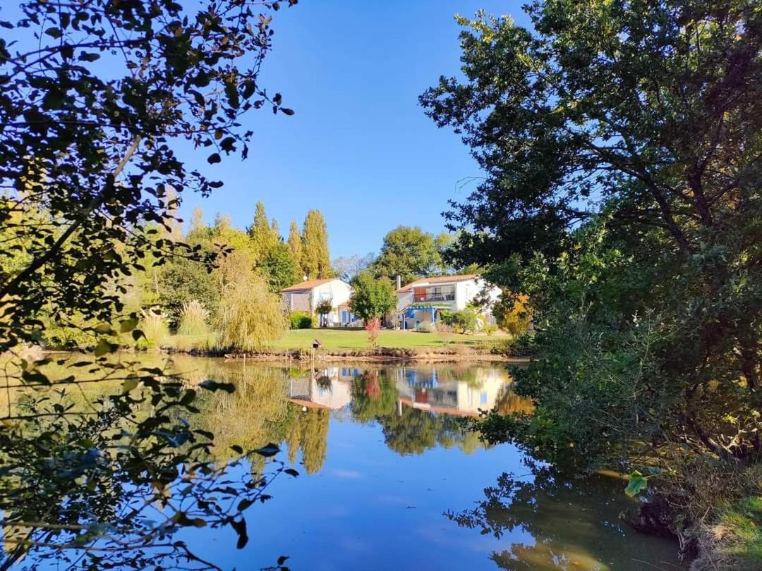 Gite Douceur De Vivre Saint-Avaugourd-des-Landes エクステリア 写真